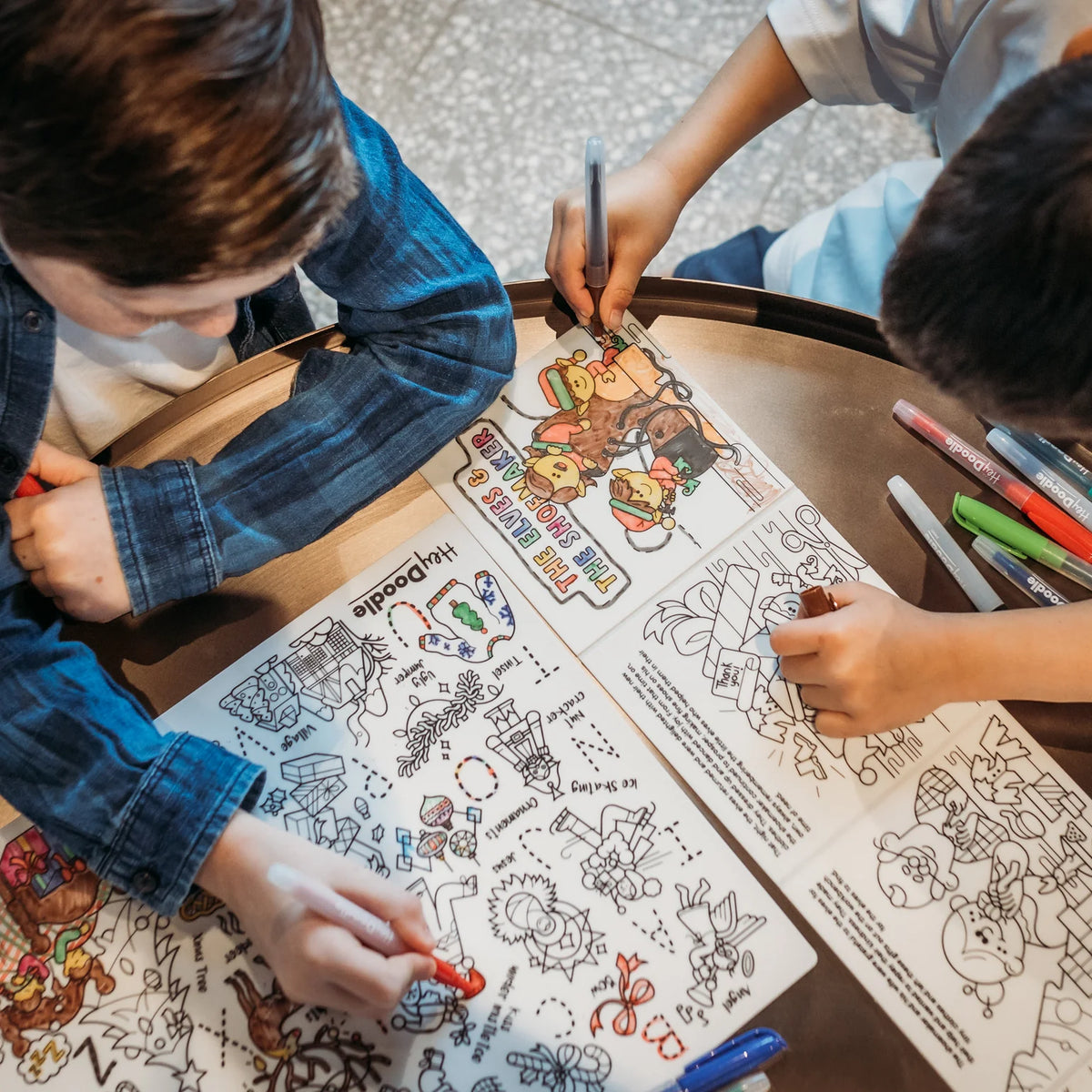 HeyDoodle Classic Mat Deck The Halls
