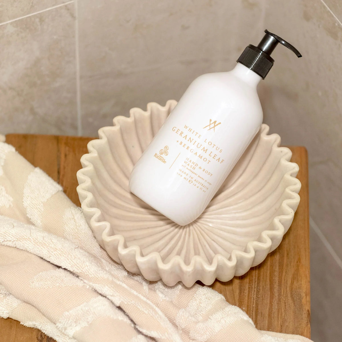 White Lotus, Geranium Leaf, Bergamot Hand & Body Wash