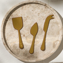 Alder Enamel Cheese Set Olive