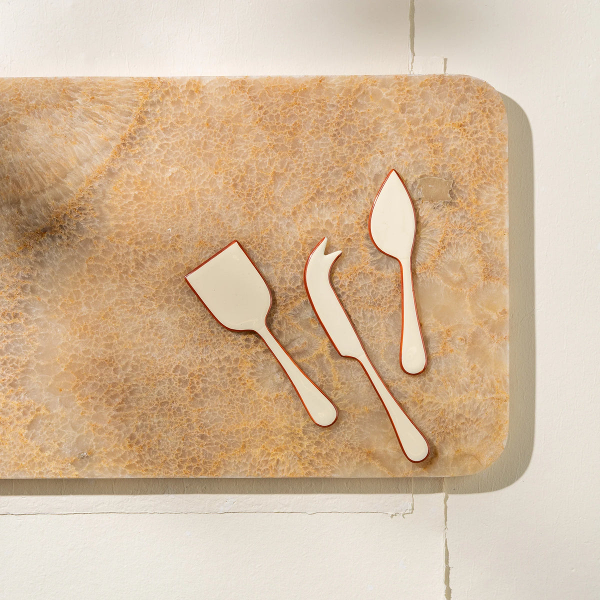 Alder Enamel Cheese Set Cream