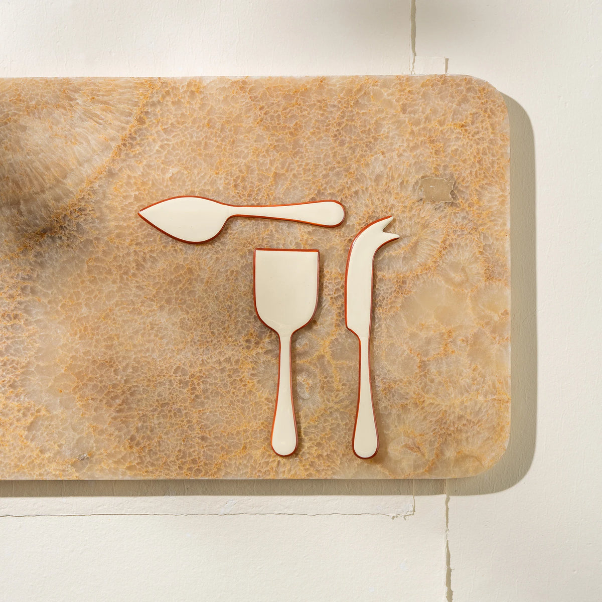 Alder Enamel Cheese Set Cream