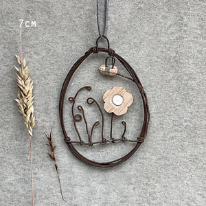 Metal Wire Oval with Bee