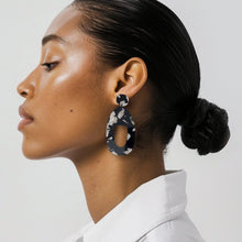 Soko Dangle - Black/White Pearl
